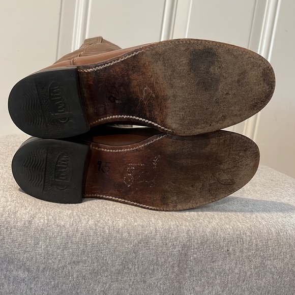 Used Brown Justin Cowboy boots Size 7 1/2 AA - Picture 5 of 7